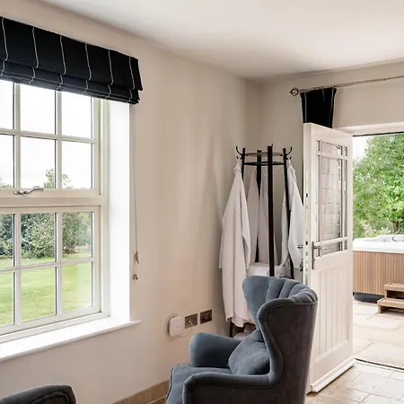 Tinkers Folly Holiday home Harrogate